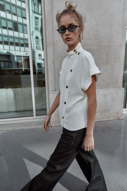 SHIRT WITH CONTRAST BUTTONS - Zara фото 3