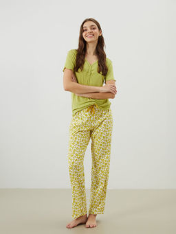 B?y?k Beden V Yaka ?i?ekli Kad?n Pijama Tak?m?