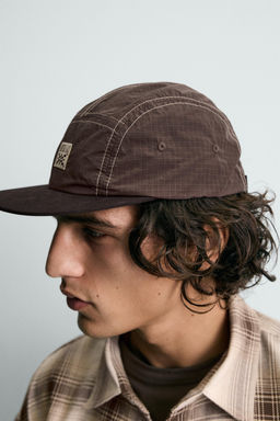 GORRA VISOR PLANO PARCHE / Marr?n - Zara фото 2