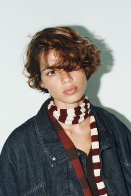 STRIPED KNIT SCARF