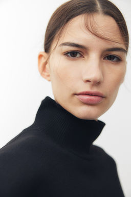 Jersey de punto fino con cuello perkins - H&m фото 3