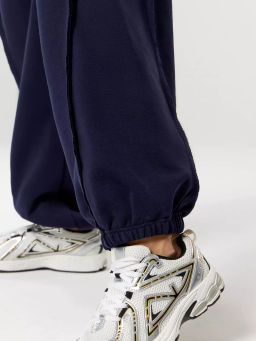 Спортивные брюки свободного кроя