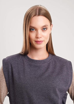 157025/190ввэ Жилет жен. (ЧЗ)