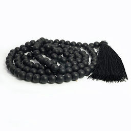 Четки из камня 108 бусин Шунгит Способен привлекать к носителю финансовые потоки 10мм