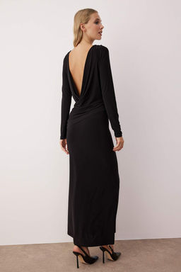 Siyah S?rt Detayl? Orme Maxi Astars?z Elbise TPRAW26EL00029