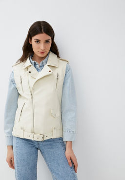 Жилет из экокожи молочного оттенка