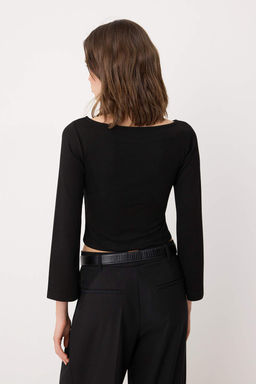 Siyah Fitted/Vucuda Oturan Kay?k Yaka Kusgozu Detayl? Interlok Orme T-shirt TWOSS26TS00227 - Trendyolmilla фото 4