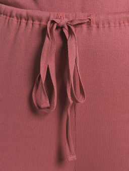 Прямые брюки с поясом на резинке из фактурного трикотажа в рубчик - Vilatte фото 2