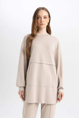 Толстовка-туника стандартного кроя с круглым вырезом