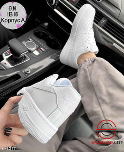 Кроссовки осенние женские