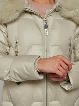 Пальто утепленное с капюшоном зимнее женское светло-зеленого 13305ZS - Visdeer фото 12