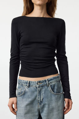 Siyah Viskon/Yumusak Kumasl? Fitted Buzgu/Drape Detayl? Kay?k Yaka Esnek Orme Bluz TWOAW25BZ00225