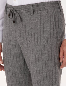 Gri Ekstra Slim Fit _izgili Kuma_ Pantolon