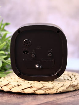 Часы-будильник TimeTrek, black (11х10,5 см)