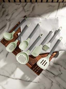 Лопатка кулинарная с прорезями 33,5x8,8x5,5 зеленый силикон, нейлон, ПП