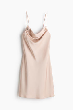 Vestido lencero de sat?n con lazada
