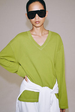 CAMISETA ESCOTE PICO ALGOD?N / Pistacho - Zara фото 2