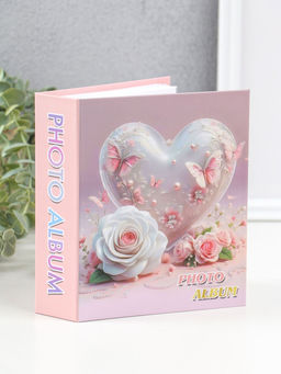 Фотоальбом на 40 фото 10х15 см "Сердце и белая роза с бабочками" в коробке 4,5х14х17 см