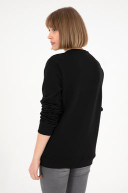 Мужской черный базовый свитшот Неожиданная скидка в корзине