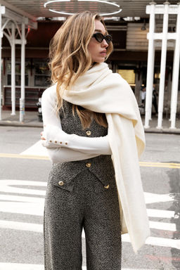 STRUCTURED WAISTCOAT WITH BUTTONS