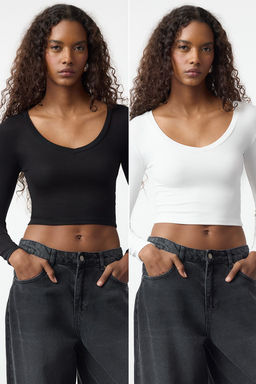 Trendyolmilla Siyah-Ekru 2li Paket Fitted/Vucuda Oturan Orme Bluz TWOAW25BZ00306