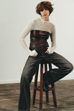 STUDDED FAUX LEATHER BANDEAU TOP - Zara фото 6