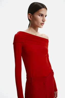 Top off-the-shoulder