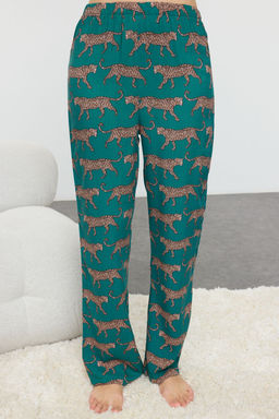 Zumrut Yesili Kaplan Desenli Viskon Dokuma Pijama Tak?m? THMAW25PT00035