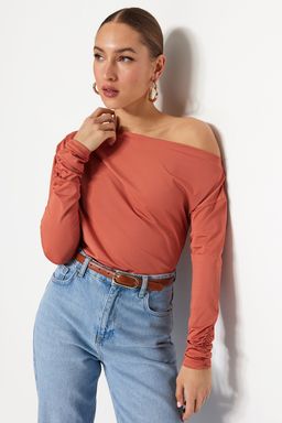 Trendyolmilla Siyah Asimetrik Yaka Dokumlu Esnek Orme Bluz TWOAW21BZ1383