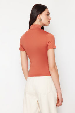 Tarc?n Fitted/Vucuda Oturan Fermuarl? Yaka K?sa Kollu Esnek Orme Bluz TWOSS24BZ00489
