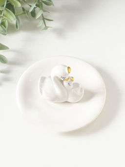 Фигурка - подставка для колец «Лебедь с малышом», керамика, белая, 10×10×7 см