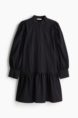 Vestido con ribetes de picot
