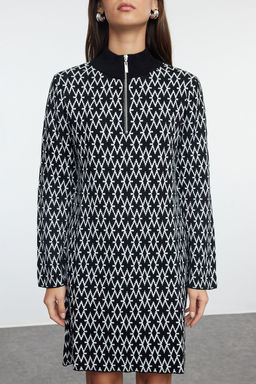 Trendyolmilla Siyah Mini Triko Geometrik Desenli Elbise TWOAW25EL00008 фото 3