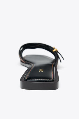 LEATHER STRAPPY SLIDERS WITH BUCKLE - Zara фото 4