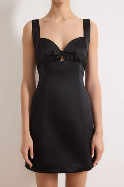 Siyah Saten Fiyonk Detayl? Mini Elbise TPRSS26EL00034