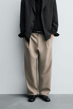 PANTAL?N RELAXED FIT PLIEGUES / Tostado claro - Zara фото 2