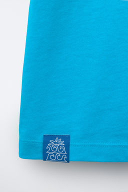 CAMISETA ESTAMPADO TEXTO / Azul / Blanco