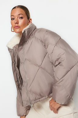 TRENDYOLMILLA Siyah Oversize Pelus Yaka Detayl? Su Itici Sisme Mont TWOAW24MO00008 фото 3