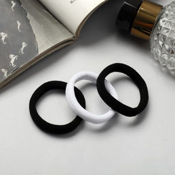 Цена за 8 шт. Резинки для волос «Трио», набор 3 шт., классика, 5.5 см, чёрно-белые