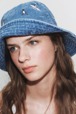 GORRO BUCKET BORDADOS / Azul