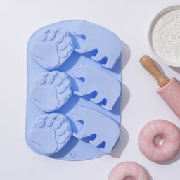 Форма для выпечки «Полярный мишка», силикон, 26×17,5×3 см, 6 ячеек, синяя