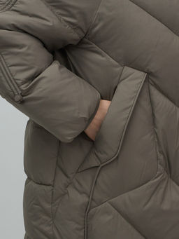 Пальто двубортная зимнее утепленное женское светло-коричневого цвета 7732SK - Visdeer фото 7