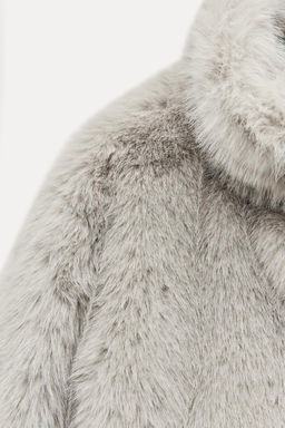 FAUX FUR SHORT COAT - Zara фото 10