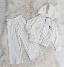 Костюм вязаный ЦВЕТ: МОЛОКО