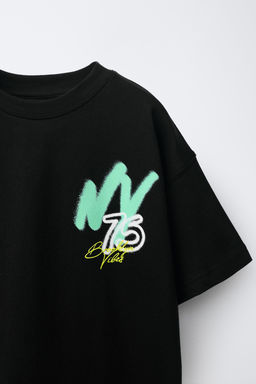 CAMISETA ESTAMPADO GRAFFITI / Negro