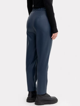 Брюки женские синие из экокожи море 182363 - Mark formelle фото 3