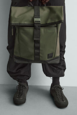 MOCHILA T?CNICA ENGOMADA / Verde Caqui