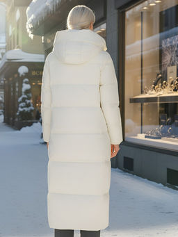 Пальто утепленное стеганное зимнее с капюшоном женское бежевого цвета 9602B - Mtforce фото 21