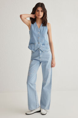 TRENDYOLMILLA Ac?k Mavi Cicek Nak?sl? V Yaka Denim Yelek TWOSS25YE00003  фото 2