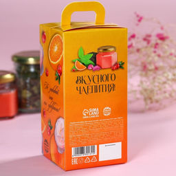 Подарочный набор Для самой лучшей: черный чай с травами и фруктами 25 г, крем-мед с клюквой 120 г.